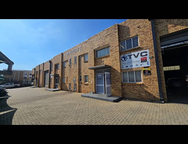 820M² WAREHOUSE TO LET IN SPARTAN